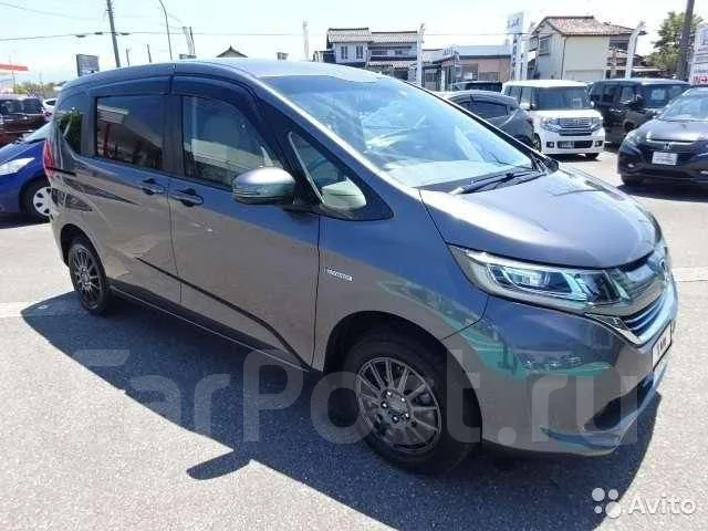 Honda Freed+. �/� ����