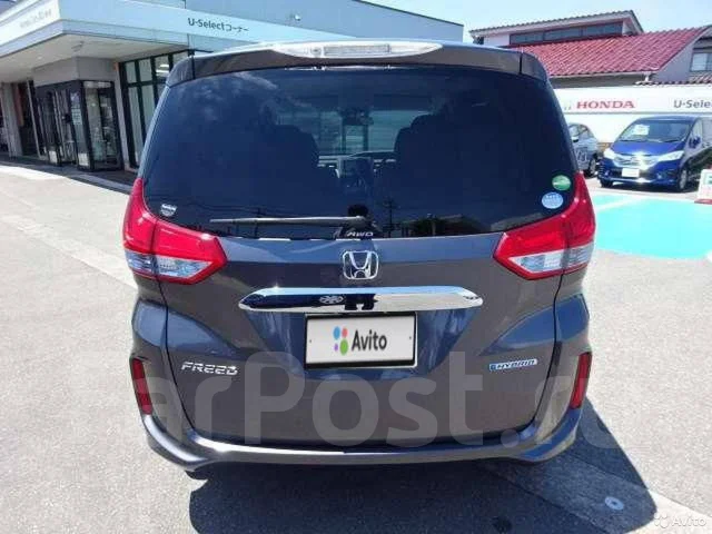 Honda Freed+. �/� ����