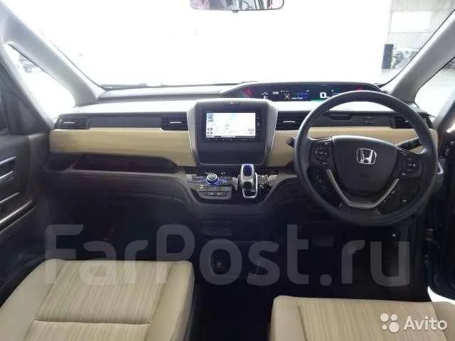 Honda Freed+. �/� ����