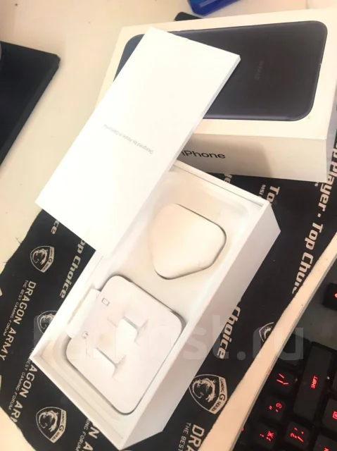 Apple iPhone 7. �/�, ������, 4G LTE, NFC ����