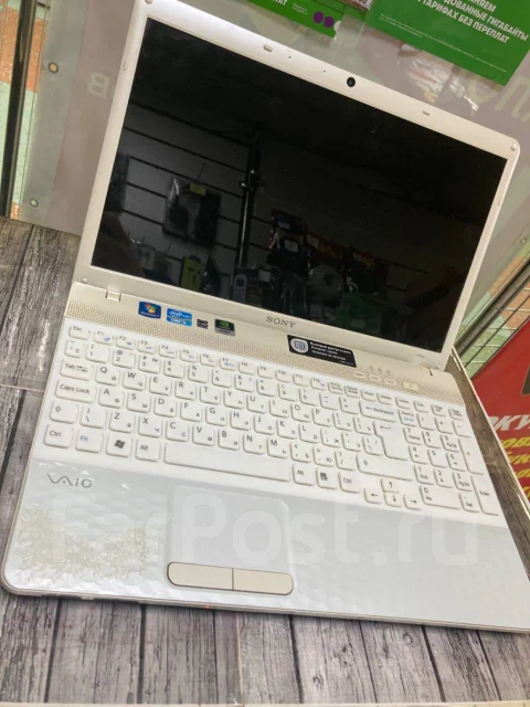Sony VAIO PCG-71812V. 17.3", 2,3����, ��� 4 ��, ���� 300���, WiFi: 1, Bluetooth: 1 ����