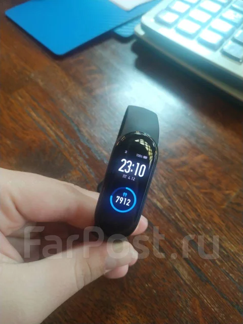 Xiaomi Mi Band 5 ����