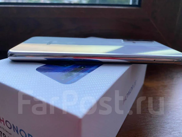 Honor 20. �/�, �����, 3G, 4G LTE, Dual-SIM, ����������, NFC ����