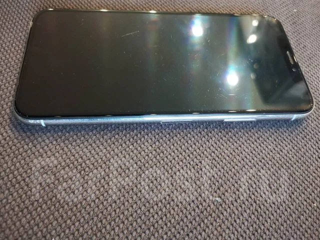 Apple iPhone X. �/�, �����, 3G, 4G LTE, ����������, NFC ����