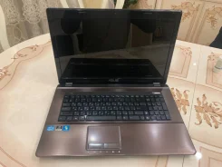 Asus K73S. 17.3", 2,4����, ��� 8 ��, ���� 1 500���, WiFi: 1, Bluetooth: 1 ����