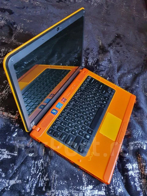 Sony VAIO VPC-CA2S1R. 14", 2,1����, ��� 4 ��, ���� 500���, WiFi: 1, Bluetooth: 1 ����