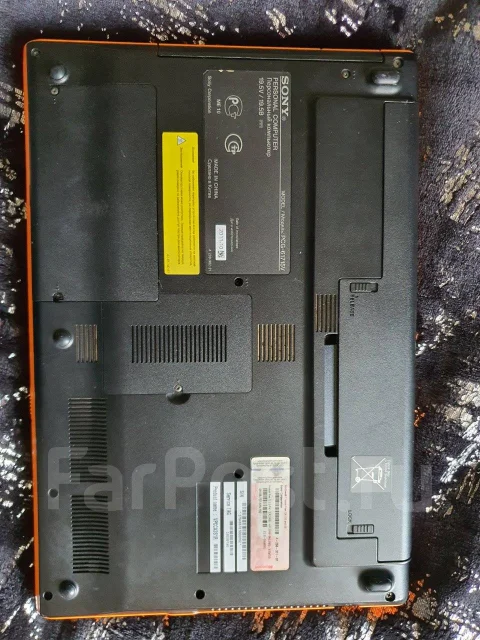 Sony VAIO VPC-CA2S1R. 14", 2,1����, ��� 4 ��, ���� 500���, WiFi: 1, Bluetooth: 1 ����