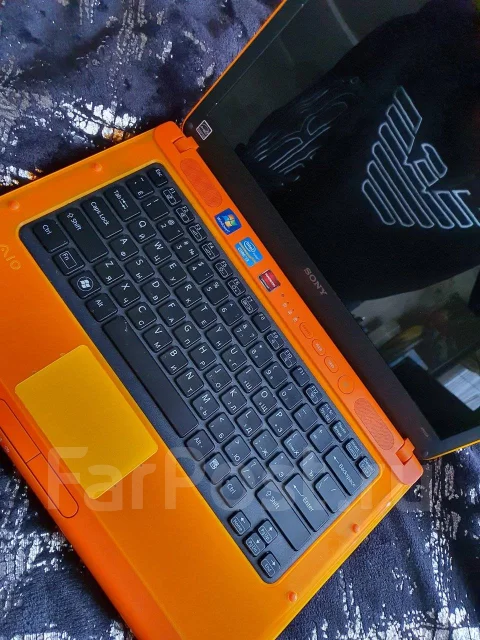Sony VAIO VPC-CA2S1R. 14", 2,1����, ��� 4 ��, ���� 500���, WiFi: 1, Bluetooth: 1 ����