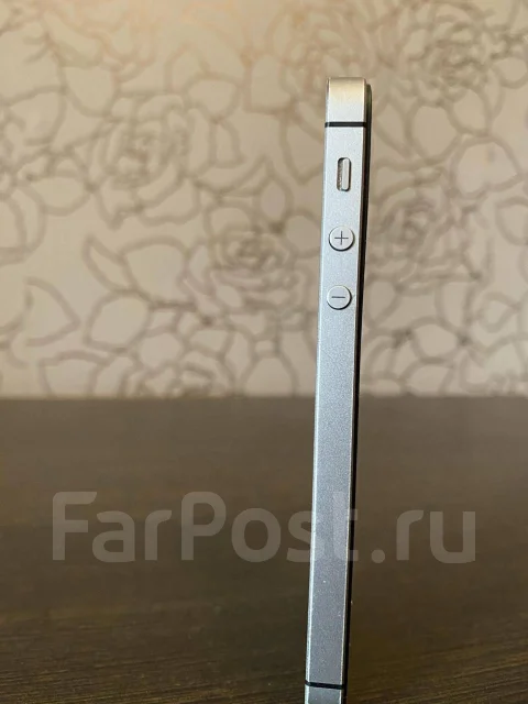 Apple iPhone SE. �/� ����