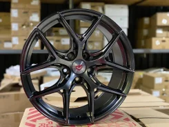 Vossen HF-5. 8.5x18", 5x114.3, ET40, �� 73,1���. ����