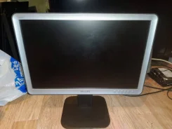 Philips. 19" ����