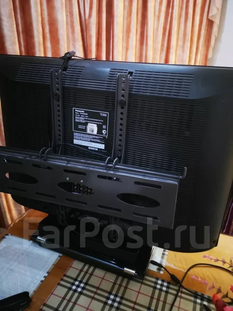 Panasonic Viera TX-R32LE8. LCD (��) ����