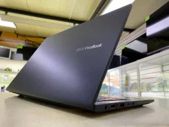 Asus VivoBook 14. 14", 3,7����, ��� 8 ��, ���� 256���, WiFi: 1, Bluetooth: 1, ����������� �� 9��. ����