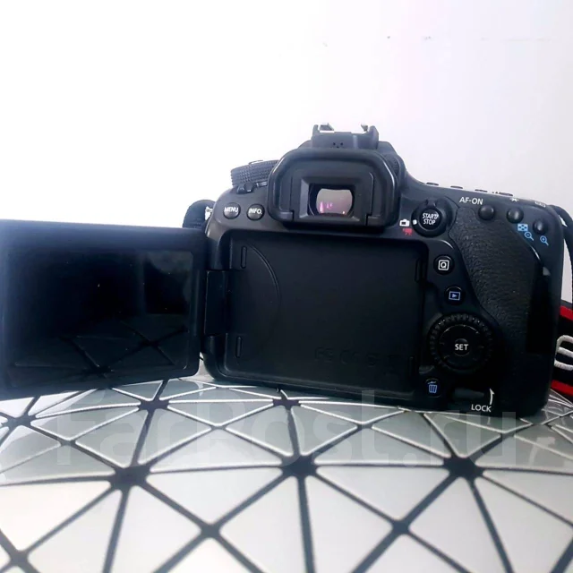 Canon EOS 80D ����