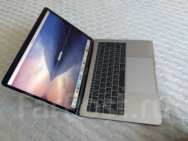 Apple MacBook Pro 13 2017 Mid MPXQ2. 13.3", 2 300����, ��� 8 ��, ���� 128���, WiFi: 1, Bluetooth: 1, ����������� �� 10��. ����