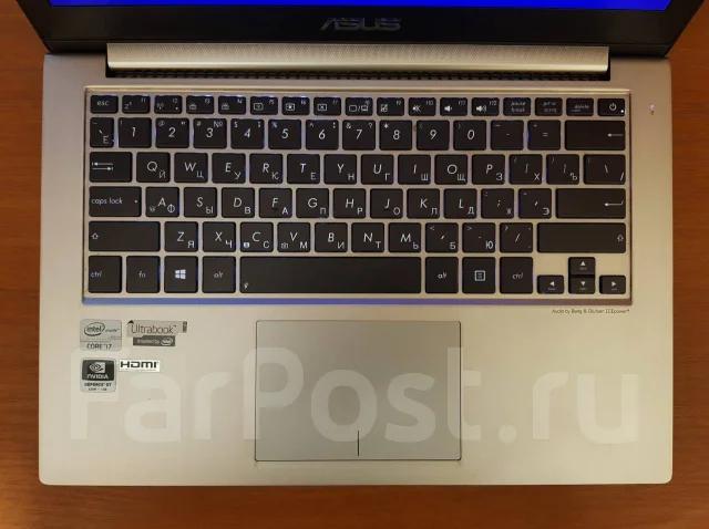 Asus ZenBook. 13.3", 3 000����, ��� 6 ��, ���� 550���, WiFi: 1, Bluetooth: 1, ����������� �� 7��. ����