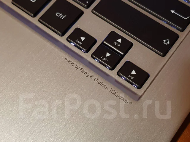 Asus ZenBook. 13.3", 3 000����, ��� 6 ��, ���� 550���, WiFi: 1, Bluetooth: 1, ����������� �� 7��. ����