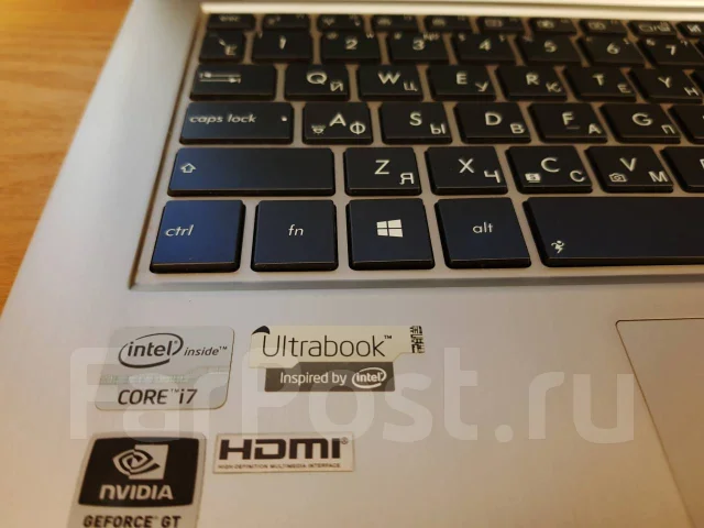 Asus ZenBook. 13.3", 3 000����, ��� 6 ��, ���� 550���, WiFi: 1, Bluetooth: 1, ����������� �� 7��. ����