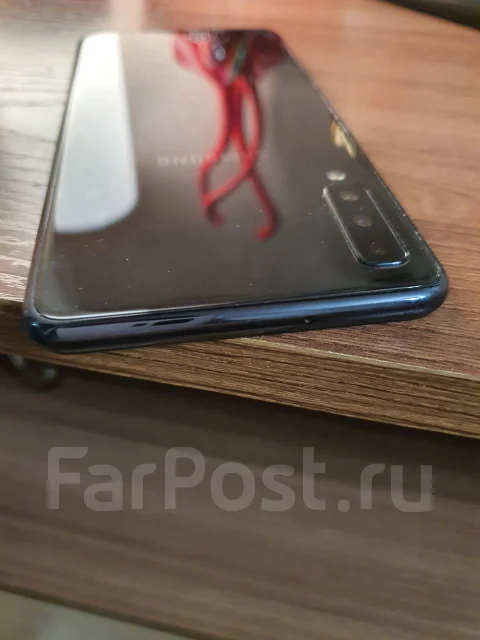 Samsung Galaxy A7 2018. �/� ����