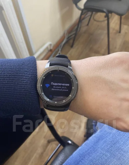 Samsung Gear S3 Frontier. GPS, NFC, IP68 ����