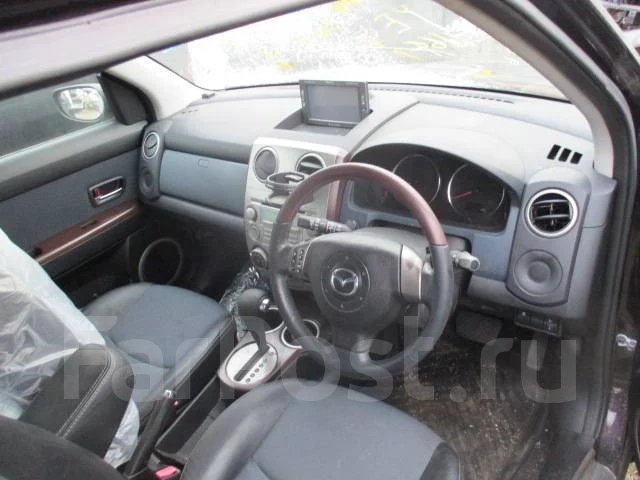 Mazda Verisa. DC5R, ZY ����