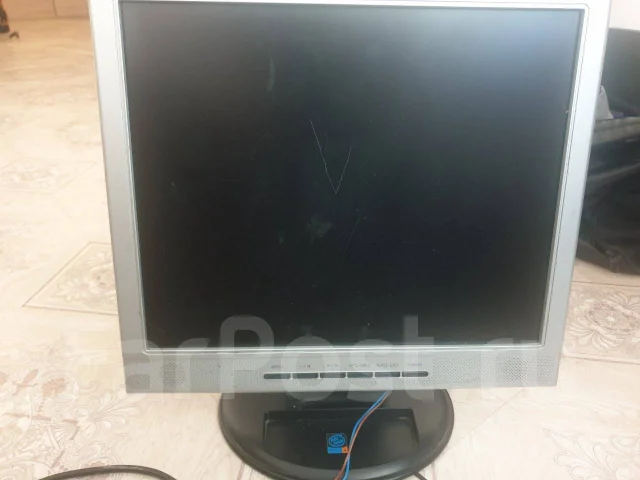 iiyama. 17" ����