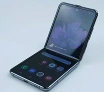 Samsung Galaxy Z Flip. �/�. ��� ����� �� ������������ ����