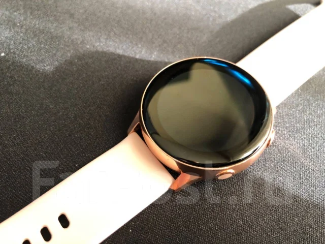 Samsung Galaxy Watch Active. GPS, NFC, IP68 ����