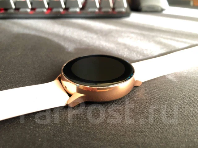 Samsung Galaxy Watch Active. GPS, NFC, IP68 ����
