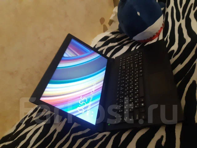 Lenovo B590. 15.6", 1,9����, ��� 4 ��, ���� 1 000���, WiFi: 1, Bluetooth: 1, ����������� �� 2��. ����