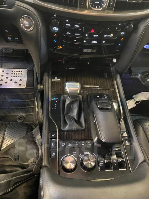 Lexus LX570. �������, 4wd, 5.7 (363��.�.), ������, 50����. �� ����