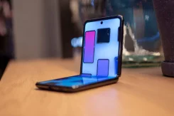 Samsung Galaxy Z Flip. �����, ������ ����