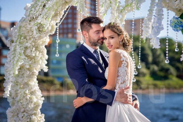 Профессиональные Фотосесиии свадеб, торжеств во Владивостоке