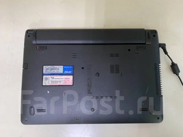 Asus X401A. 14", 2,1����, ��� 2048 ��, ���� 320���, WiFi: 1, Bluetooth: 1, ����������� �� 1��. ����