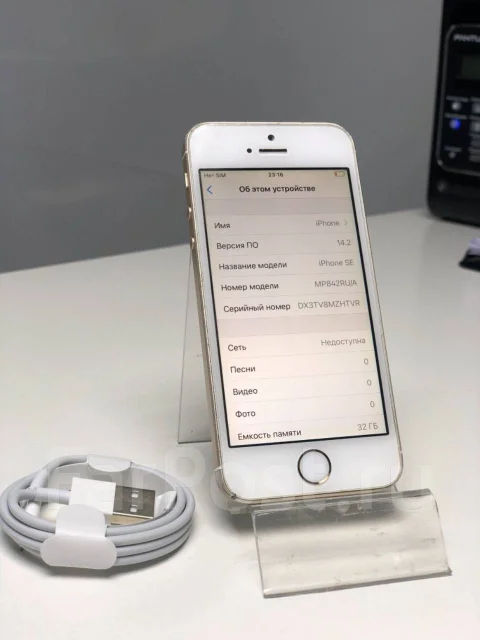 Apple iPhone SE. �/�, �������, �������, 3G, 4G LTE ����