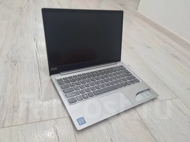 Lenovo IdeaPad 320S-13IKB. 13.3", 3,4����, ��� 4 ��, ���� 256���, WiFi: 1, Bluetooth: 1, ����������� �� 8��. ����