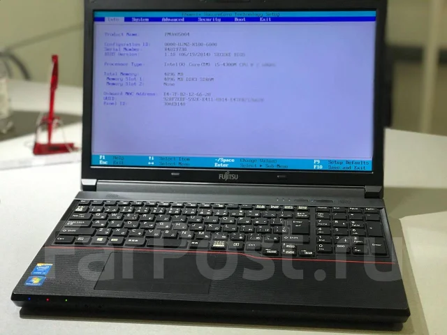 Fujitsu LifeBook. 15.6", 2,1����, ��� 4 ��, ���� 128���, WiFi: 1, Bluetooth: 1, ����������� �� 1��. ����