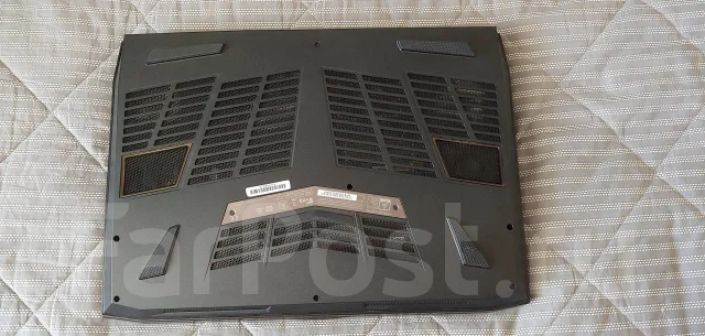 Clevo. 17.3", 4����, ��� 16 ��, ���� 1 500���, WiFi: 1, Bluetooth: 1, ����������� �� 1��. ����