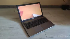 Asus X550V. 15.6", 2,6����, ��� 4 ��, ���� 750���, WiFi: 1, Bluetooth: 1, ����������� �� 4��. ����