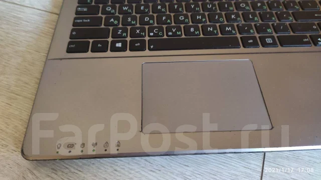 Asus X550V. 15.6", 2,6����, ��� 4 ��, ���� 750���, WiFi: 1, Bluetooth: 1, ����������� �� 4��. ����