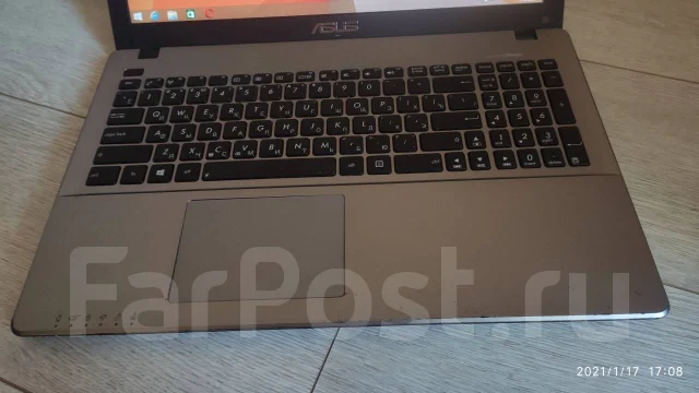 Asus X550V. 15.6", 2,6����, ��� 4 ��, ���� 750���, WiFi: 1, Bluetooth: 1, ����������� �� 4��. ����