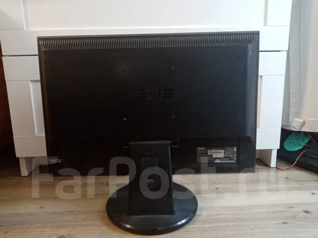 Asus. 20.1" ����
