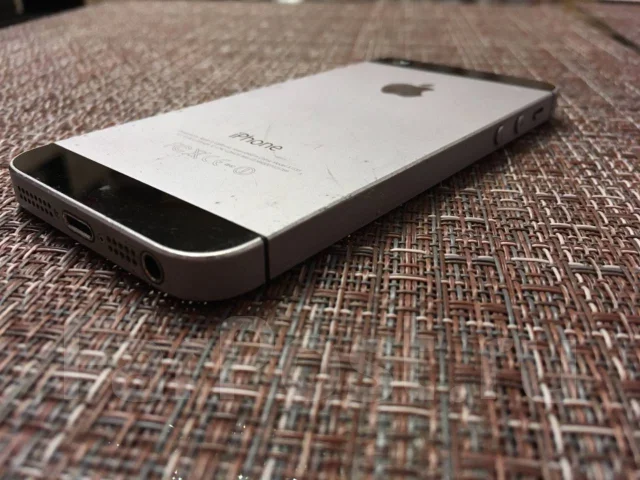 Apple iPhone 5s. �/�, ������, 3G, 4G LTE ����