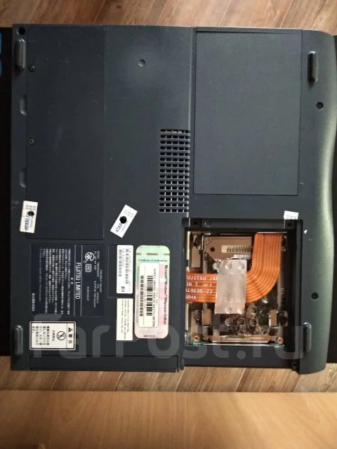 Fujitsu. 15", 650����, ��� 256 �� � ������, ���� 16���, ����������� �� 1��. ����