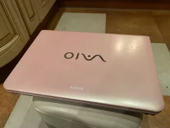 Sony VAIO VPC. 14", 1 867����, ��� 4 ��, ���� 320���, WiFi: 1, Bluetooth: 1, ����������� �� 1��. ����