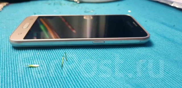 Samsung Galaxy J1. �/� ����