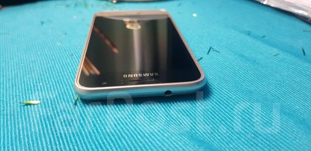 Samsung Galaxy J1. �/� ����