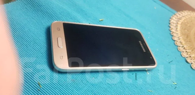 Samsung Galaxy J1. �/� ����