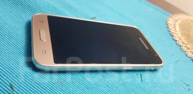 Samsung Galaxy J1. �/� ����