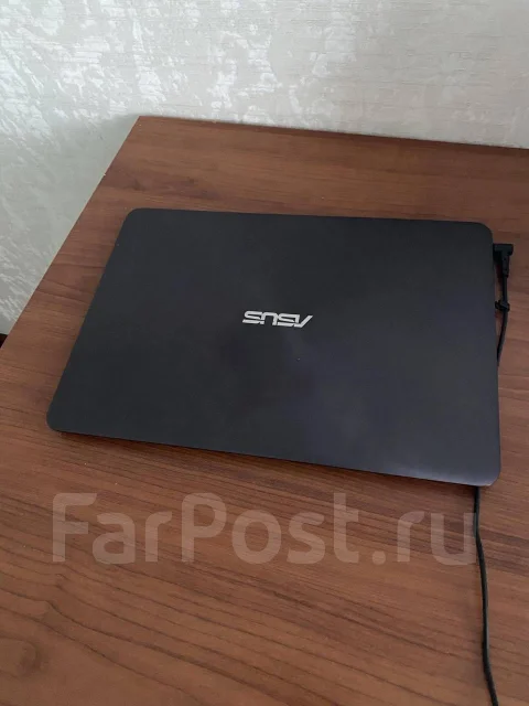 Asus ZenBook. 14.1", 1,5����, ��� 8 ��, ���� 256���, WiFi: 1, Bluetooth: 1, ����������� �� 12��. ����